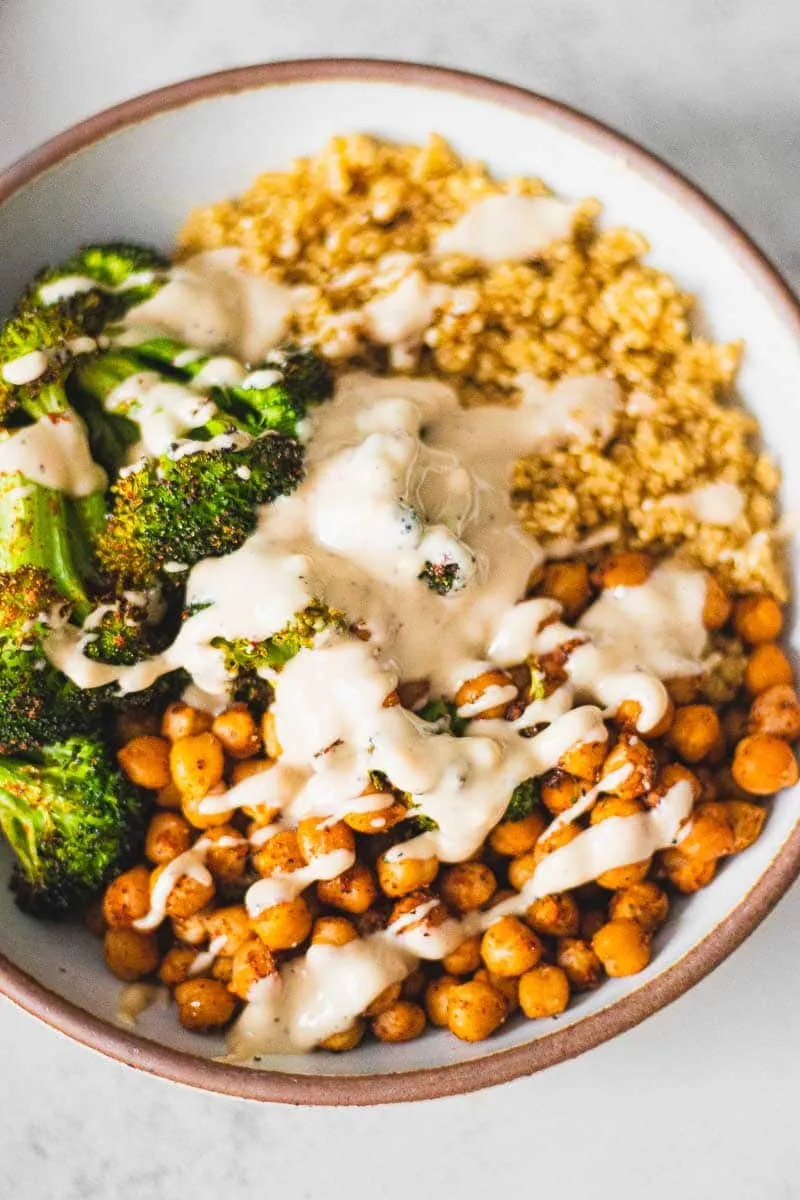 migraines:-chicken-chickpea-bowl-with-tahini