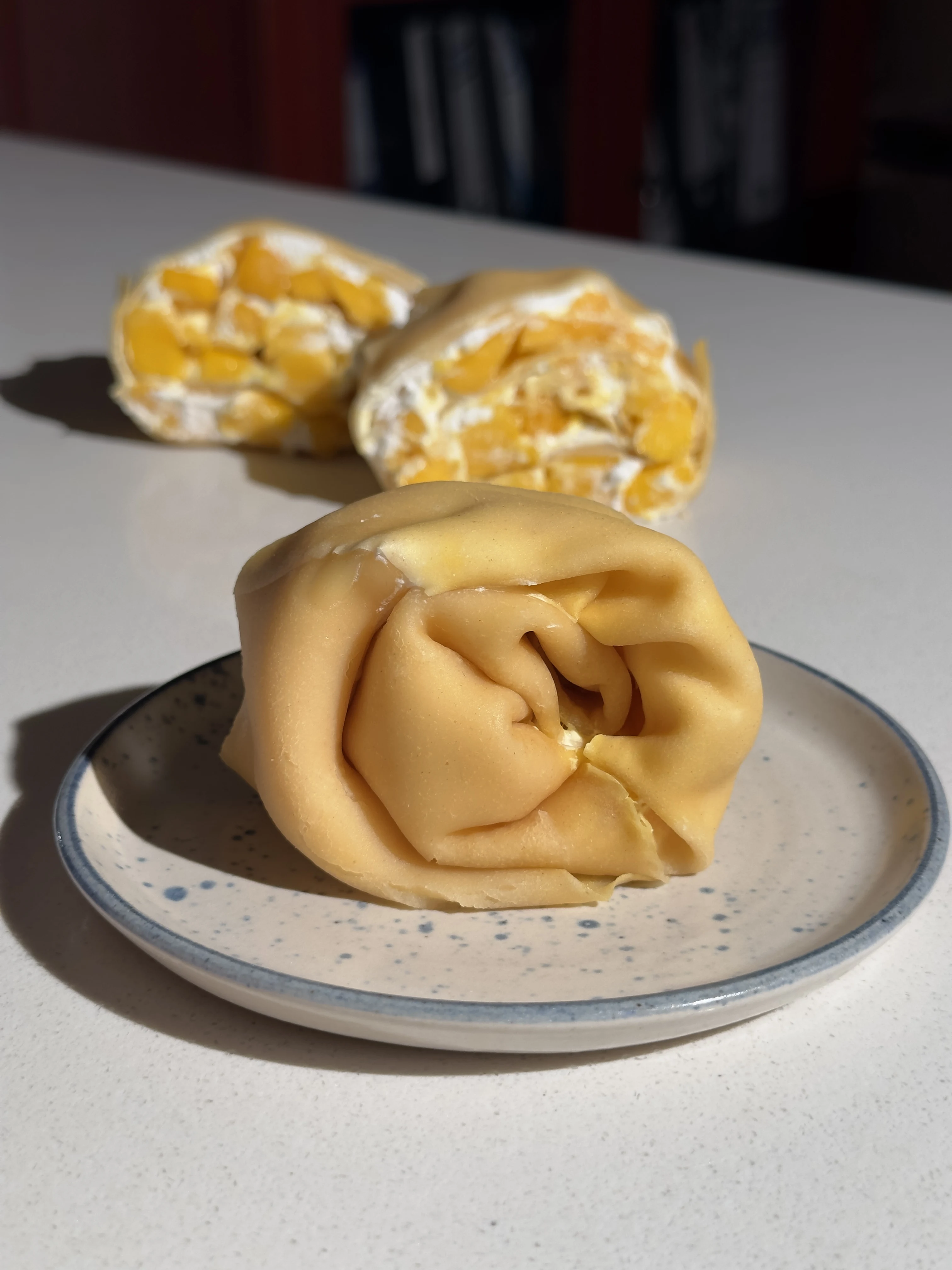 mango-crepe-roll