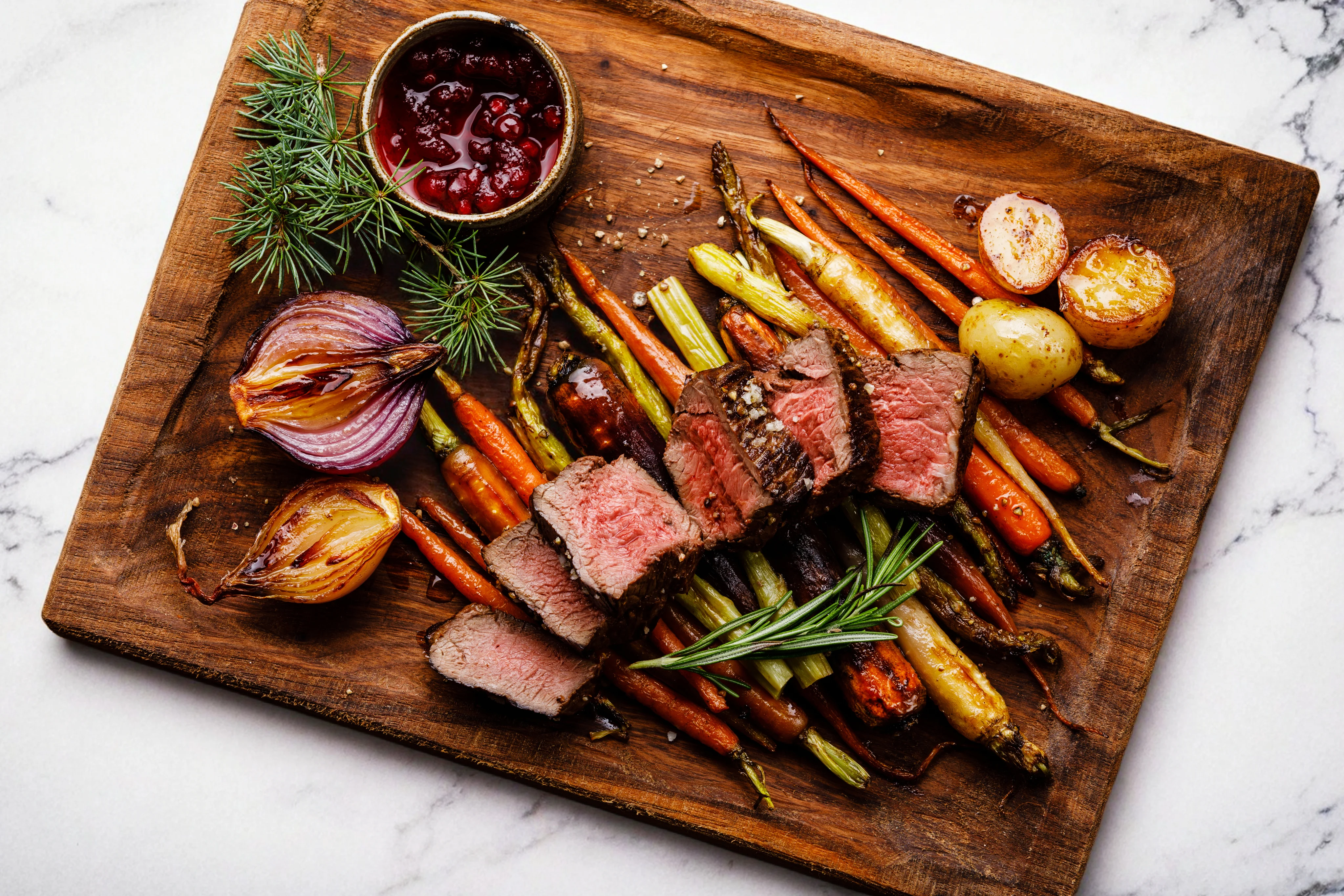 high-proteinanti-inflammatory:-balsamic-grass-fed-steak-salad-with-avocado