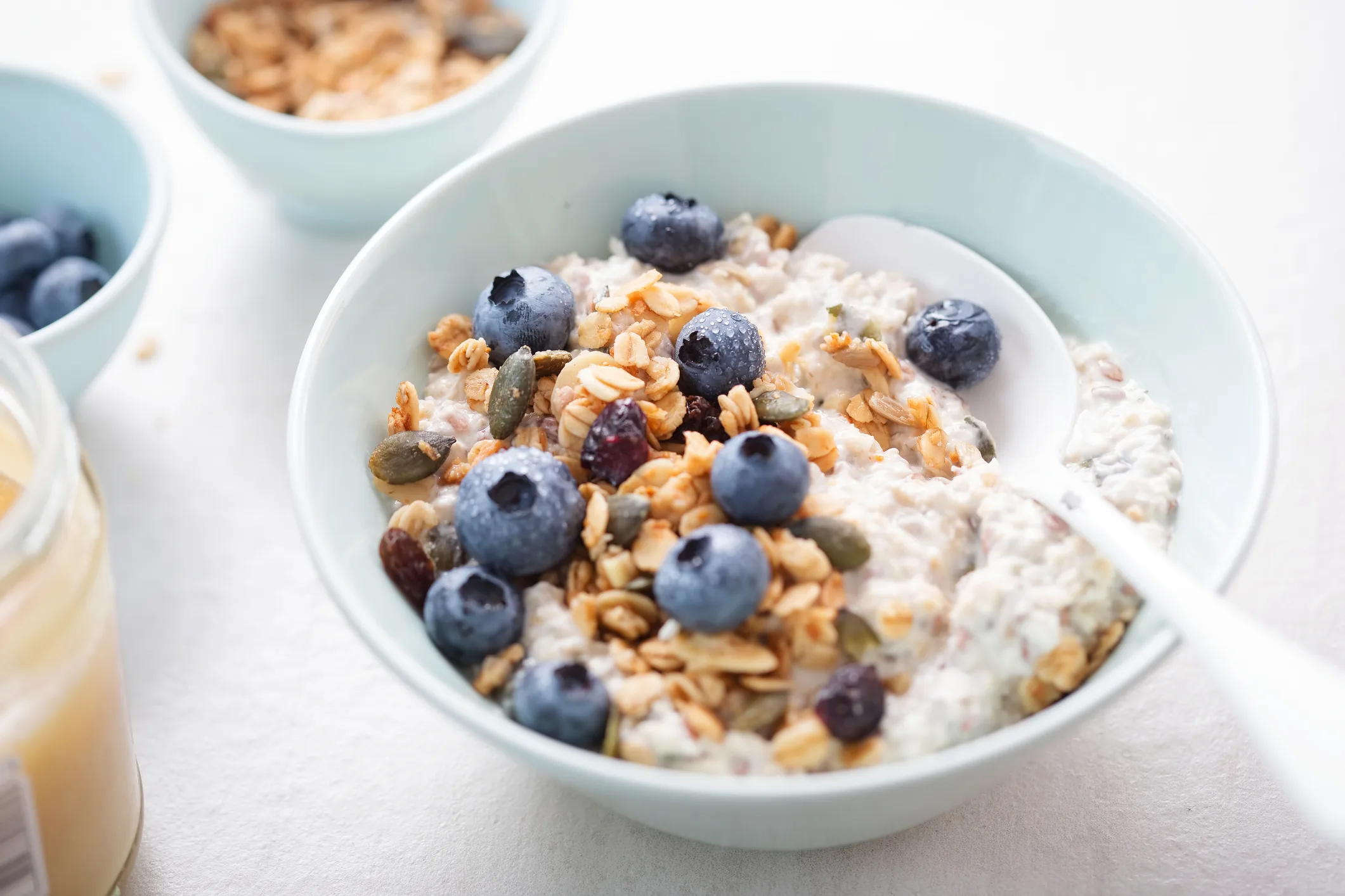 high-cholesterol:-berry-walnut-overnight-oats