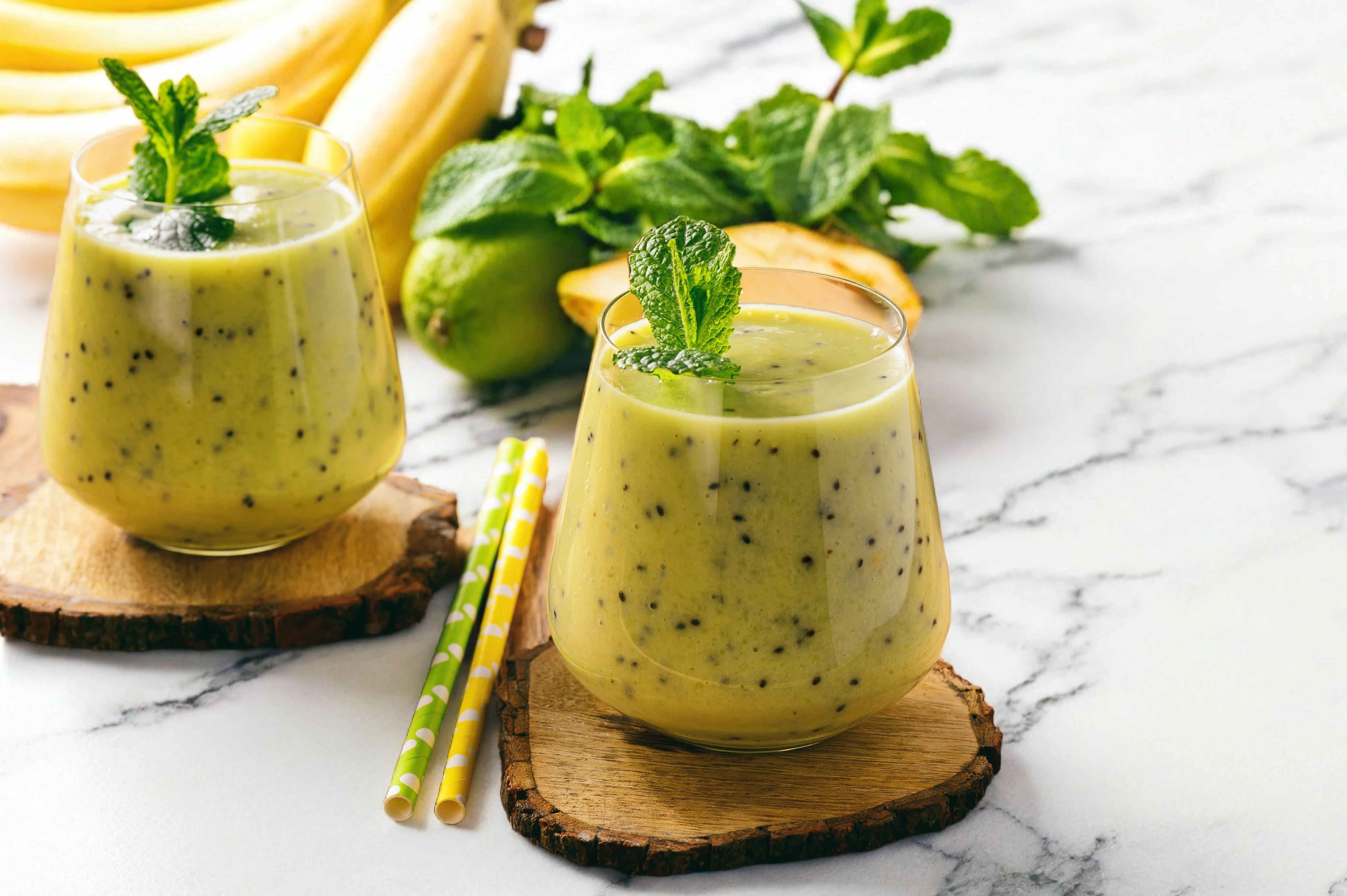 lyme-disease:-mango-kiwi-glow-smoothie