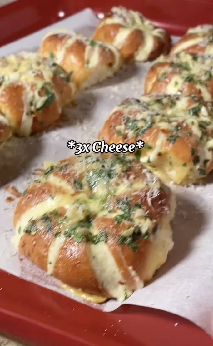korean-sweet-garlic-rolls