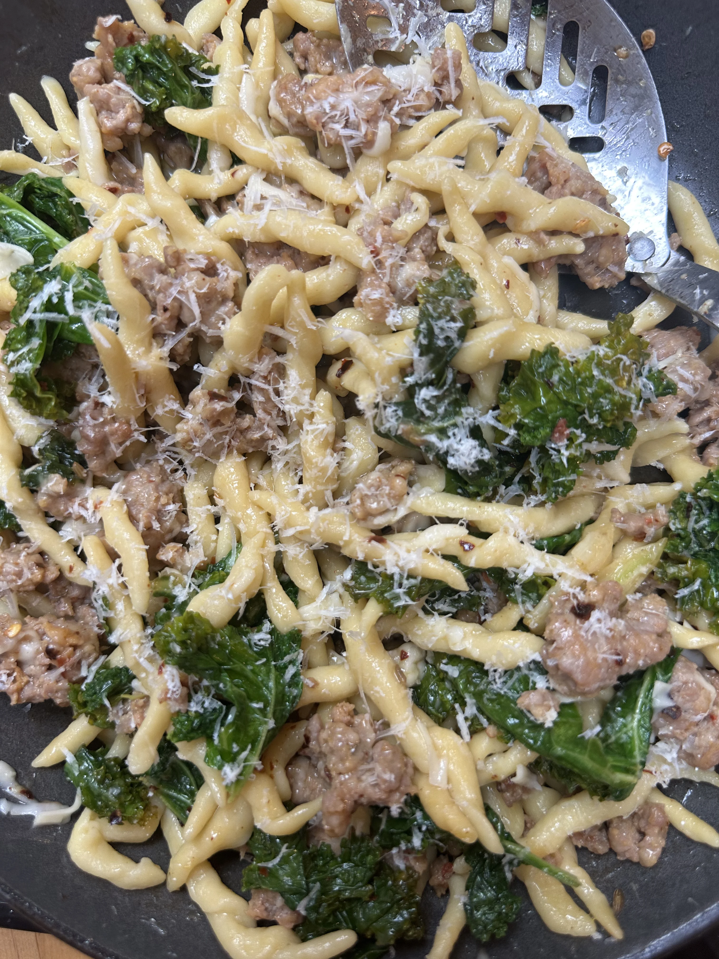 spicy-sausage-and-garlicky-kale-pasta