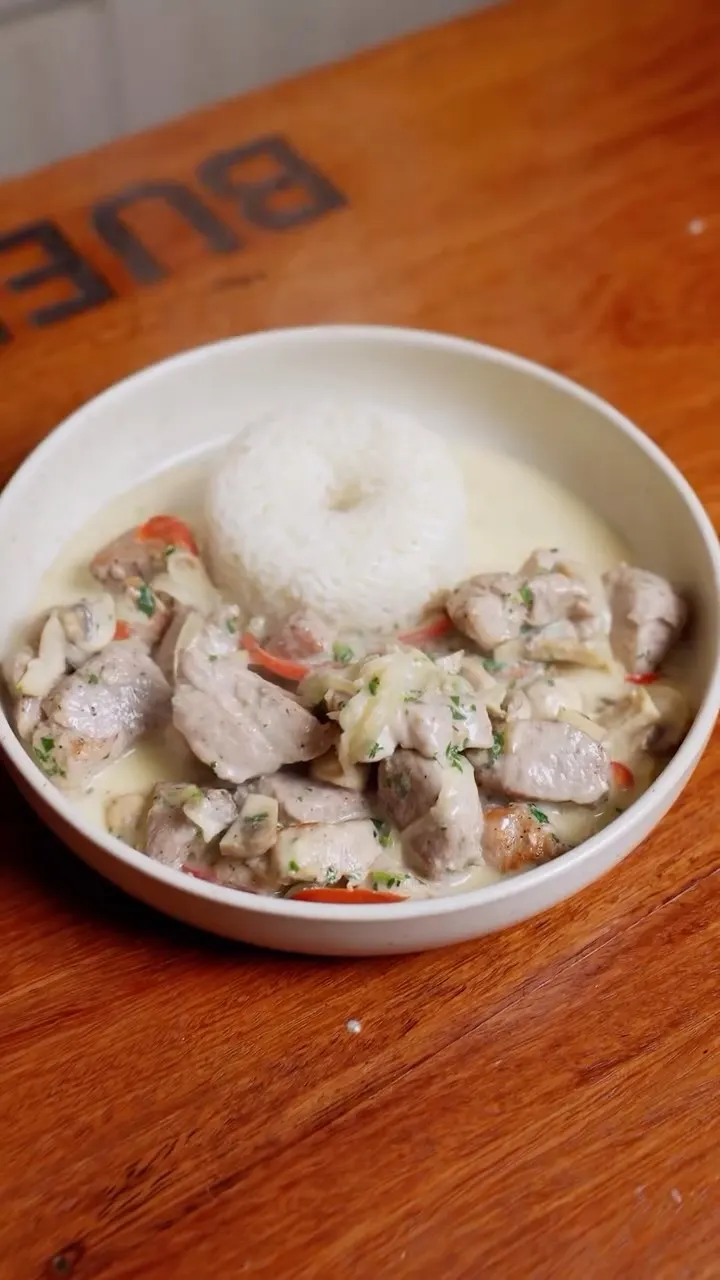 lomo-stroganoff-de-cerdo-a-mi-estilo-pork-loin-stroganoff-my-style