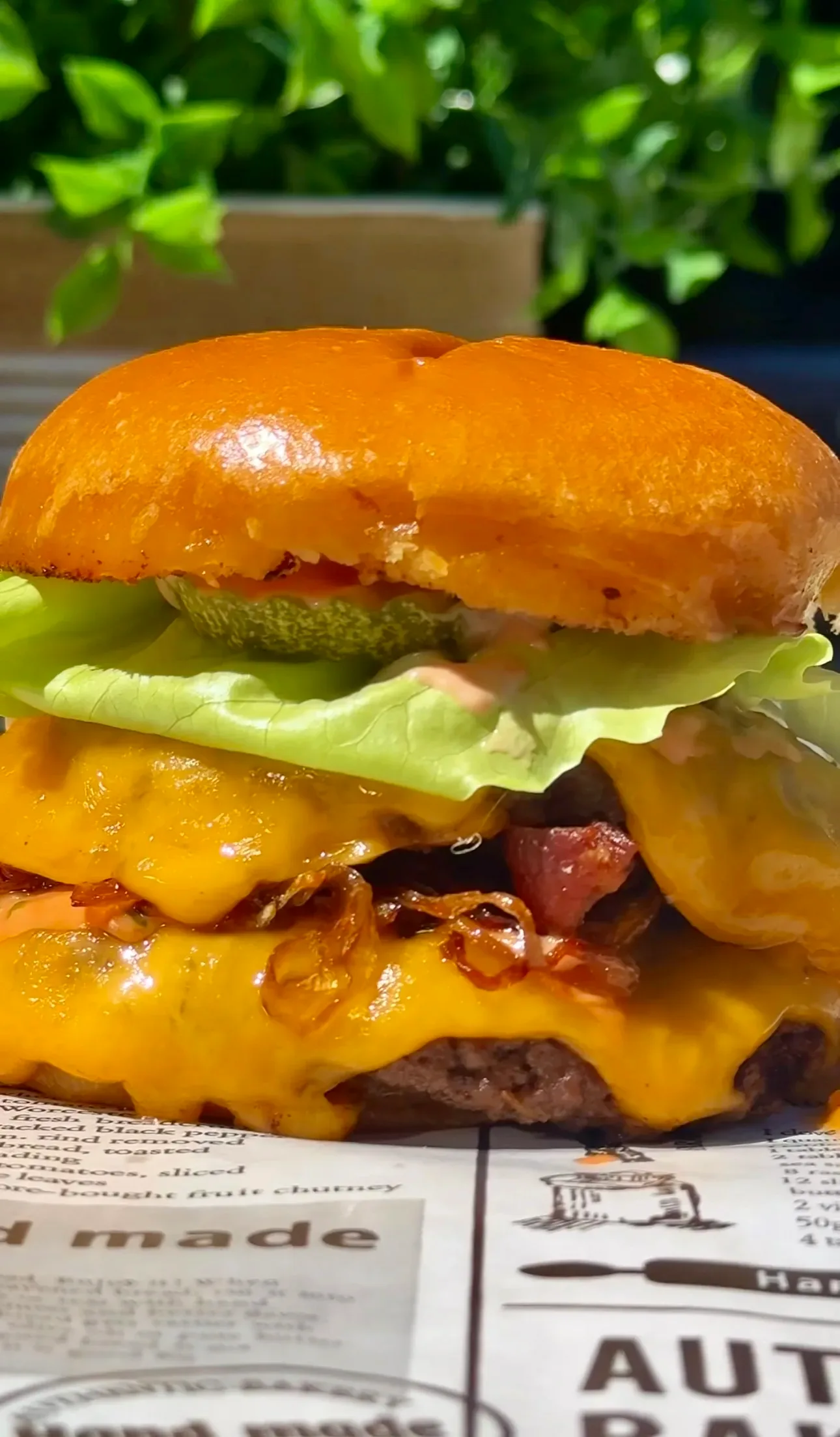 wagyu-smash-burger-with-caramelized-onions-and-crusted-bacon