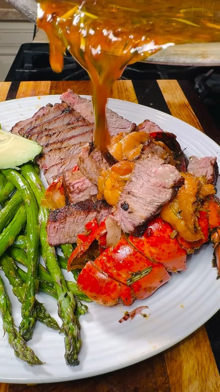 colas-de-langosta-y-filete-de-t-bone