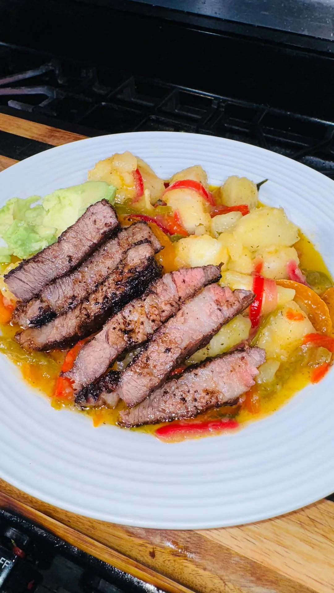yuca-al-mojo-con-filete-de-res