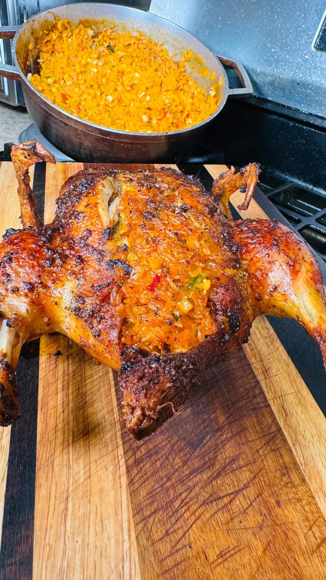 pato-relleno-de-arroz-amarillo-con-maiz