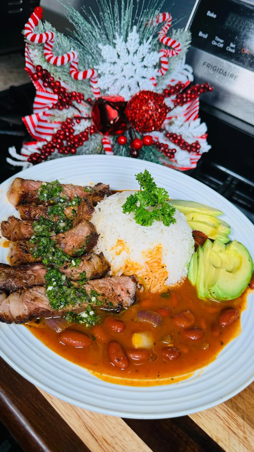 ribeye-de-primera-con-arroz-y-habichuela