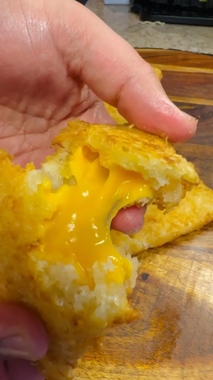 empanada-de-yuca-con-queso