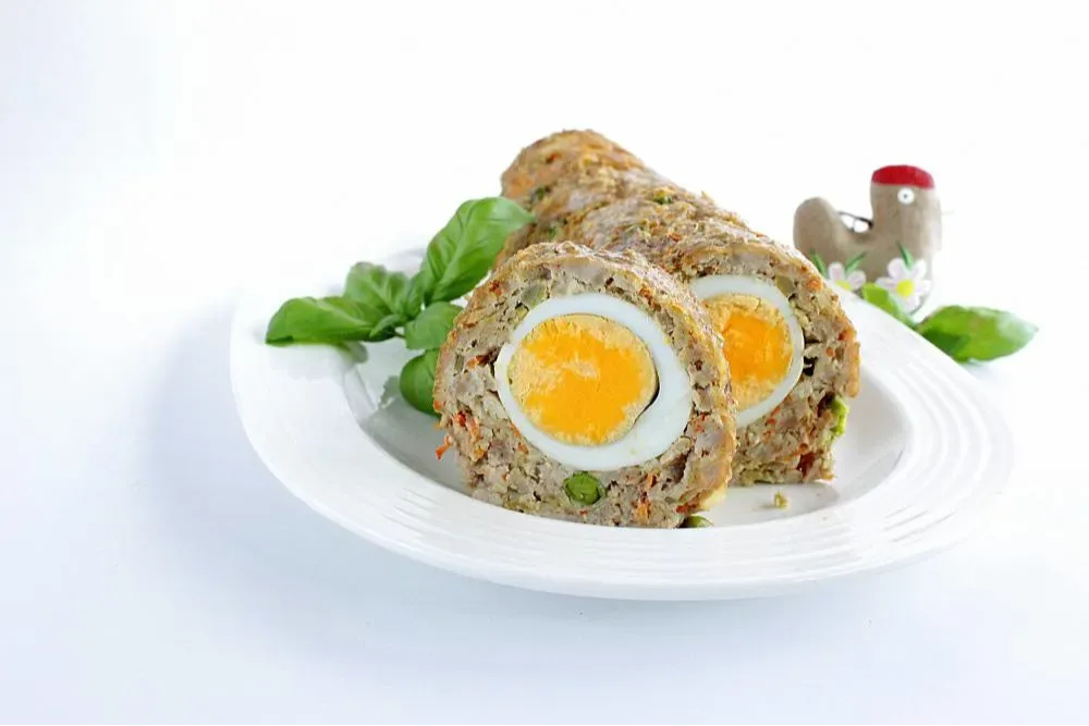 ground-pork-meatloaf-with-whole-eggs-inside