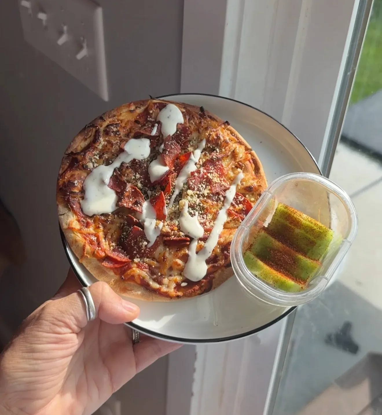 air-fryer-pita-pizza