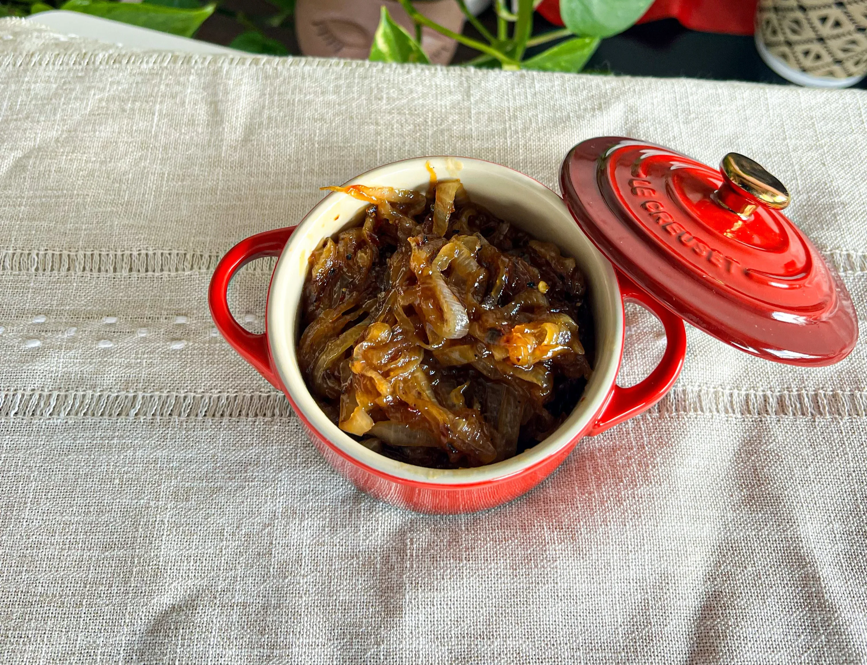 sweet-and-spicy-caramelized-onions-with-honey-and-red-pepper-flakes