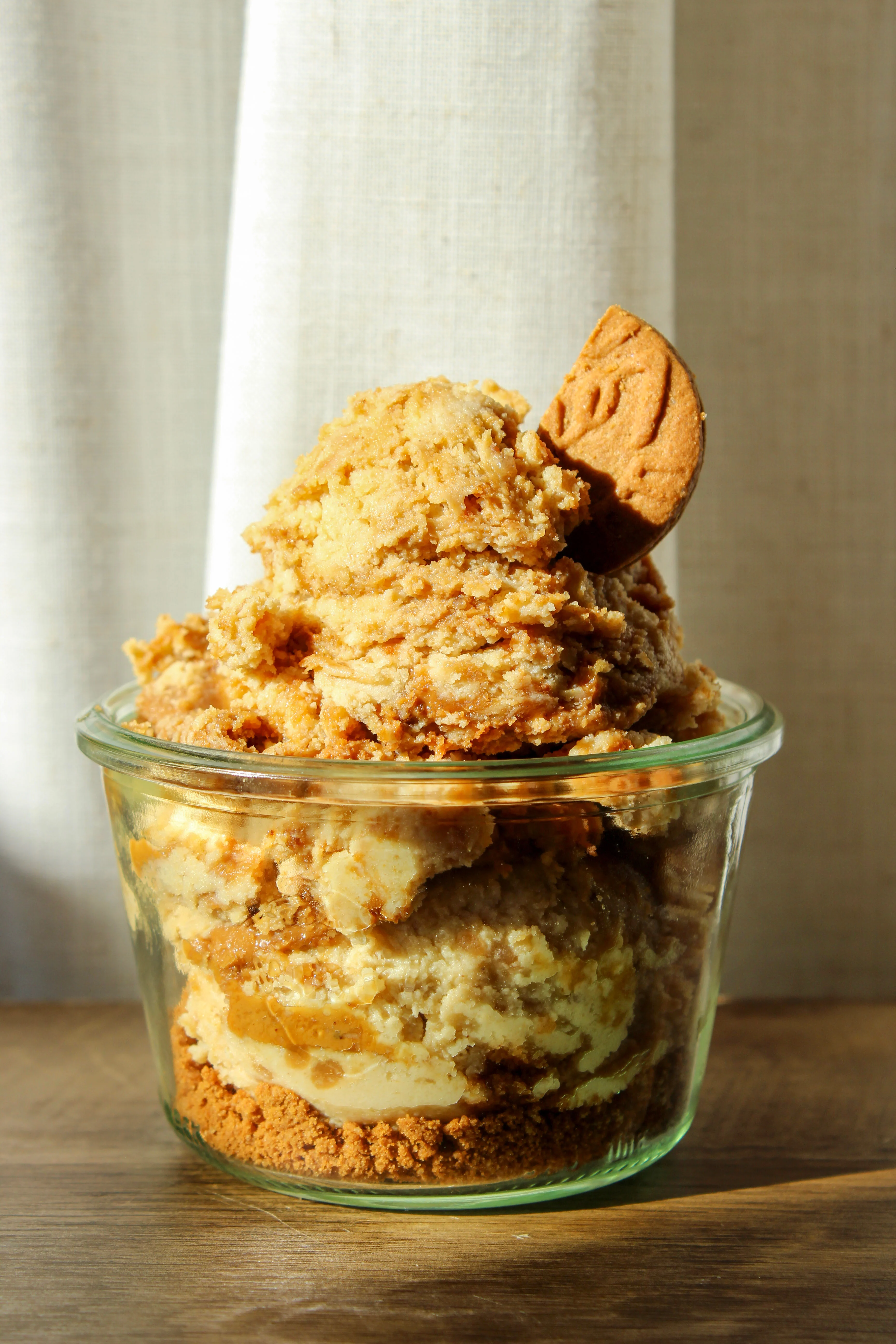 scoopable-cookie-butter-cheesecake
