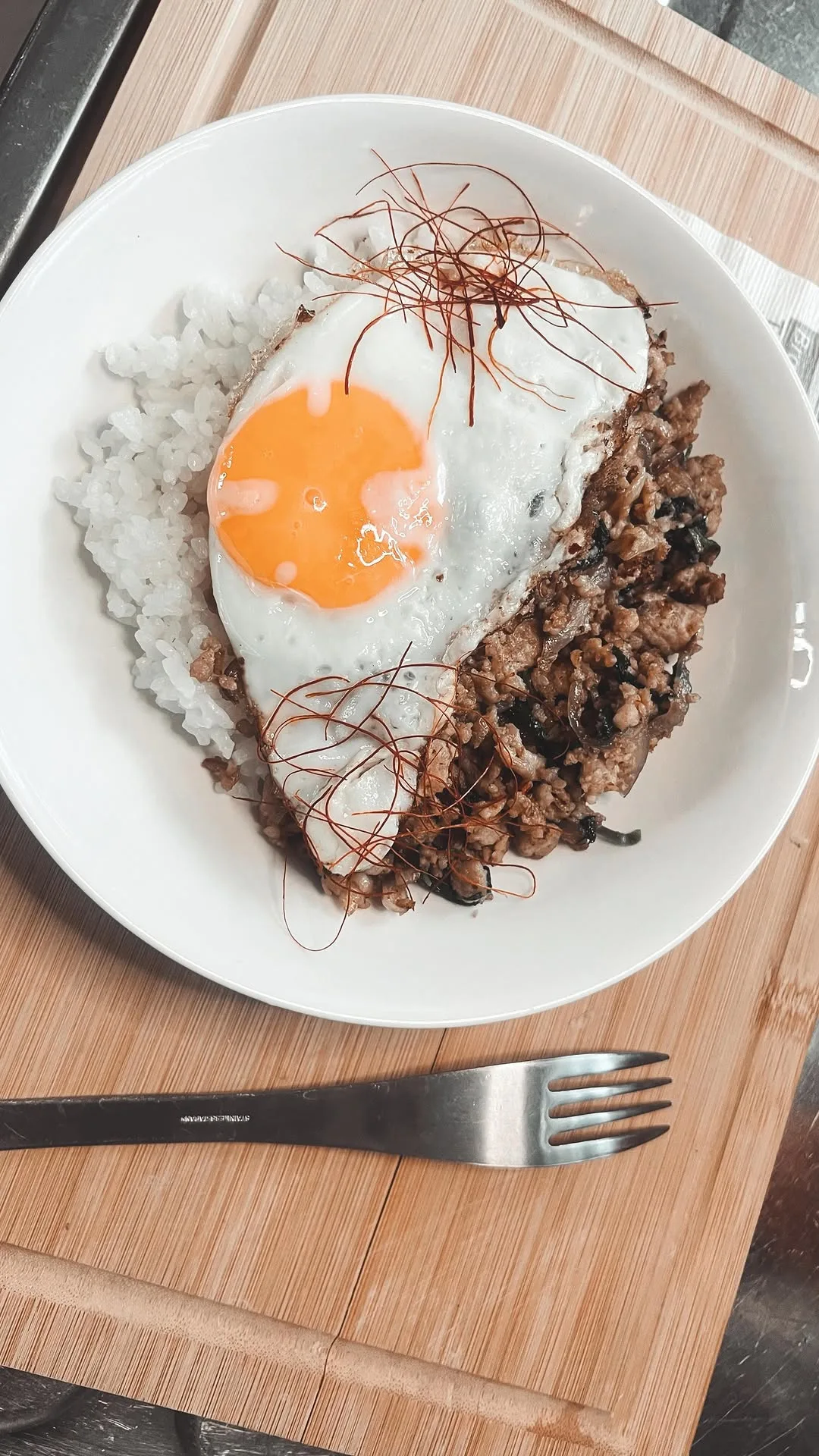 (pad-krapow-gai)-or-chicken-basil