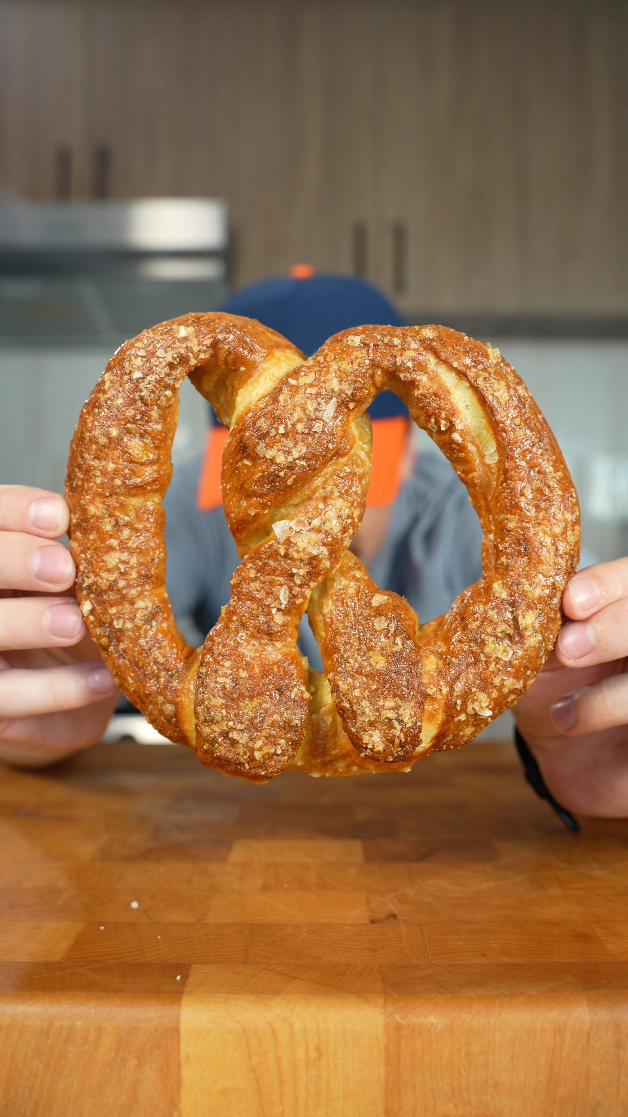 soft-pretzels-w-queso-dip