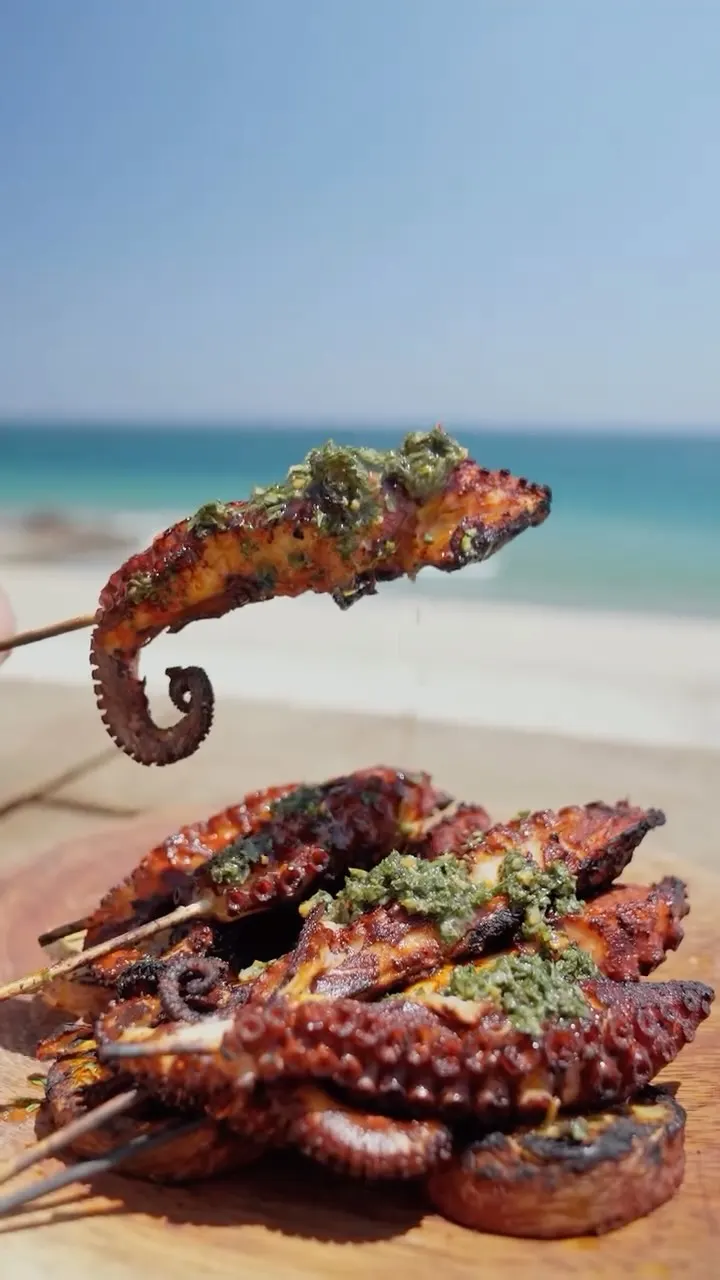 anticuchos-de-pulpo-a-la-parrilla-con-salsa-nortena-grilled-octopus-skewers-with-northern-sauce