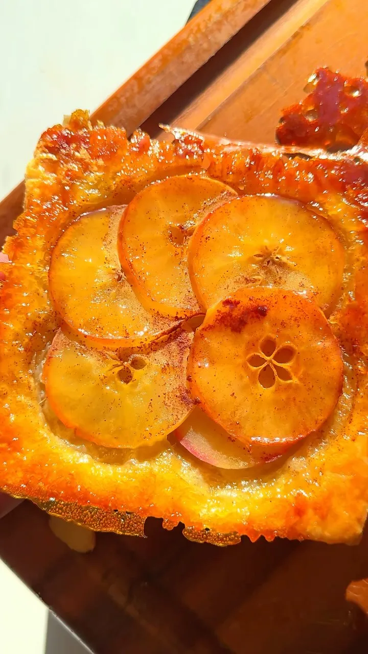 cinnamon-apple-upside-down-mini-pies