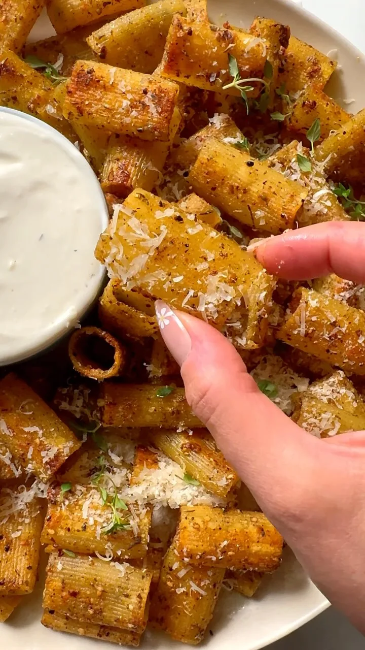zaatar-pasta-chips-with-whipped-feta-dip
