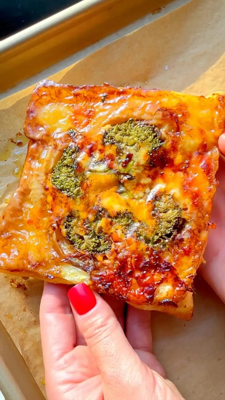 cheesy-broccoli-upside-down-pie