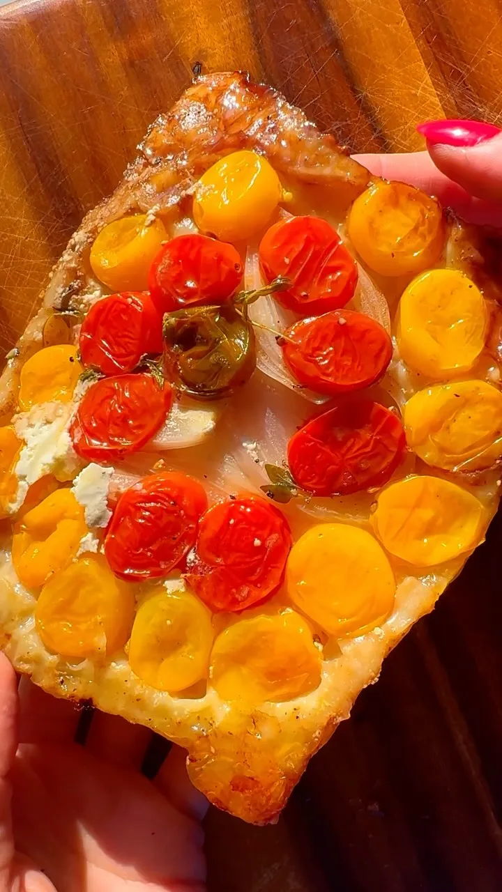 caramelized-tomatoes-upside-down-pie