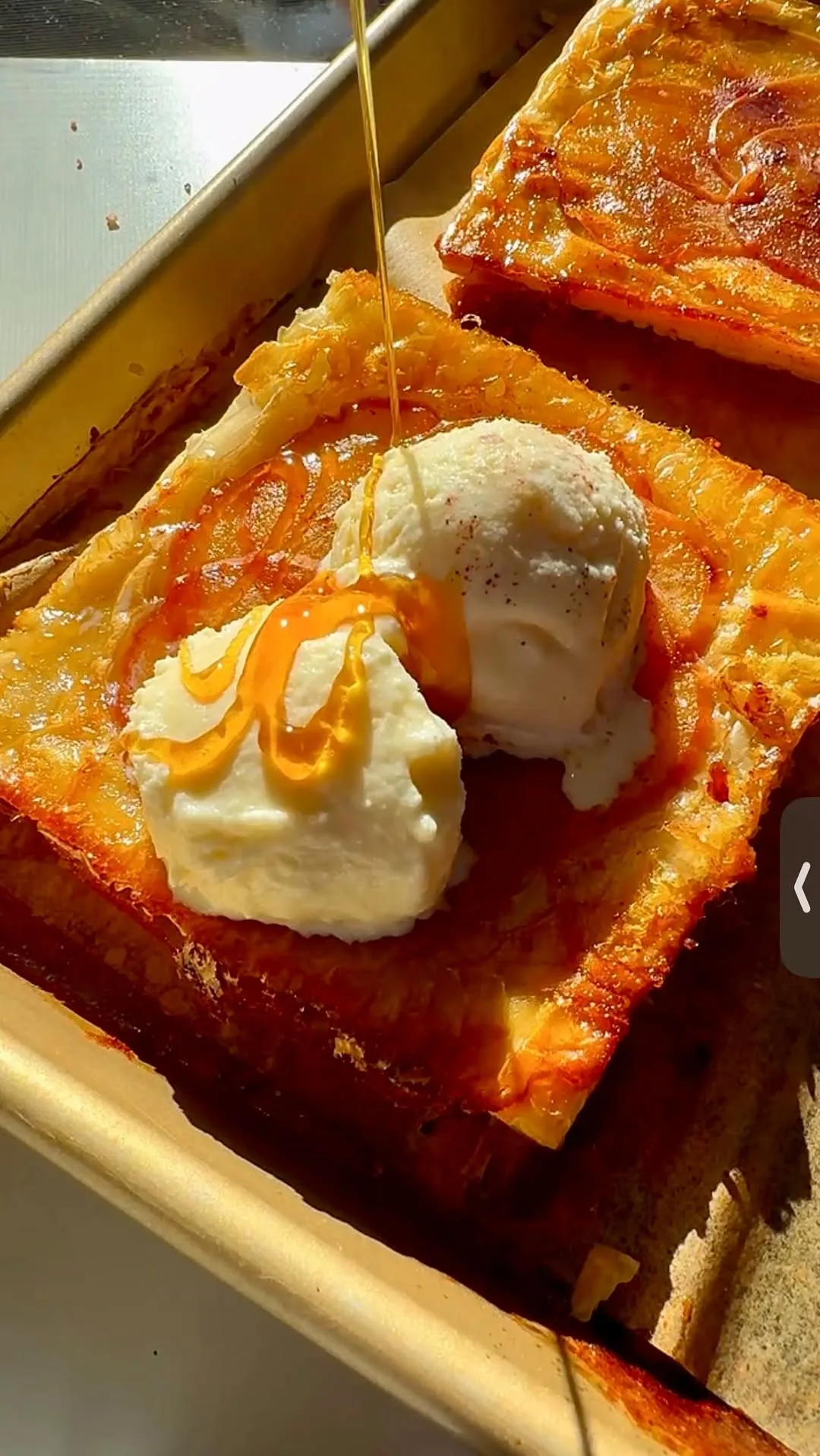 cinnamon-peach-upside-down-puff-pies