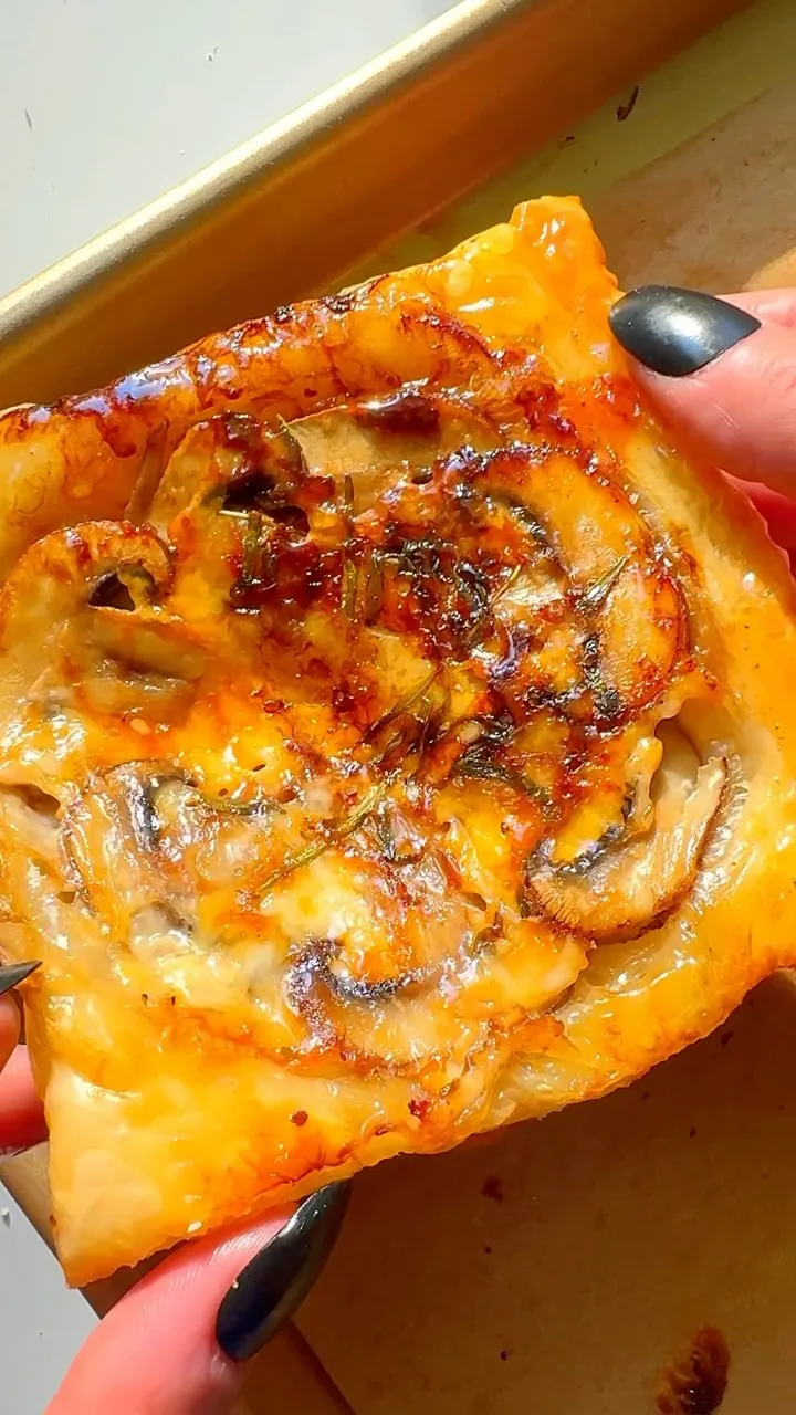 mushroom-and-cheese-upside-down-pie