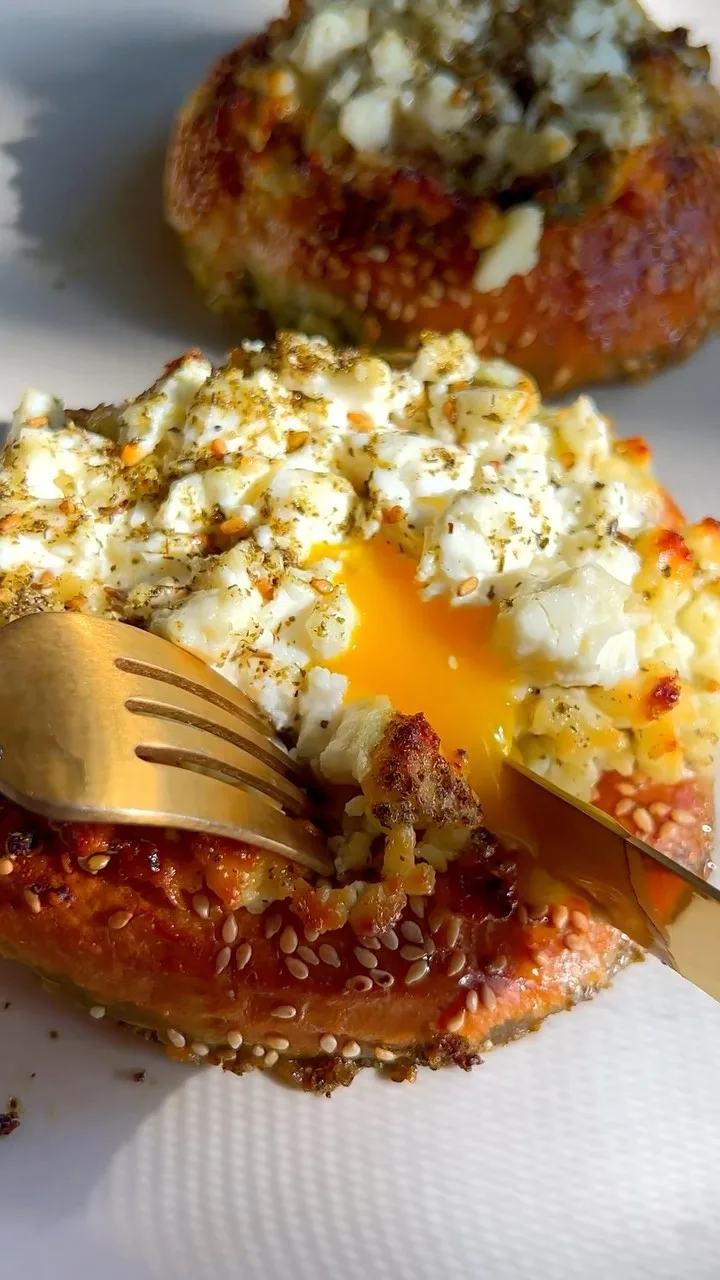 pesto-egg-bagel-with-feta-and-zaatar
