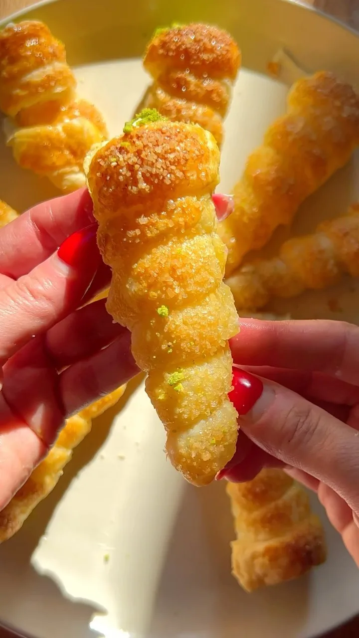qishta-stuffed-pastry-horns