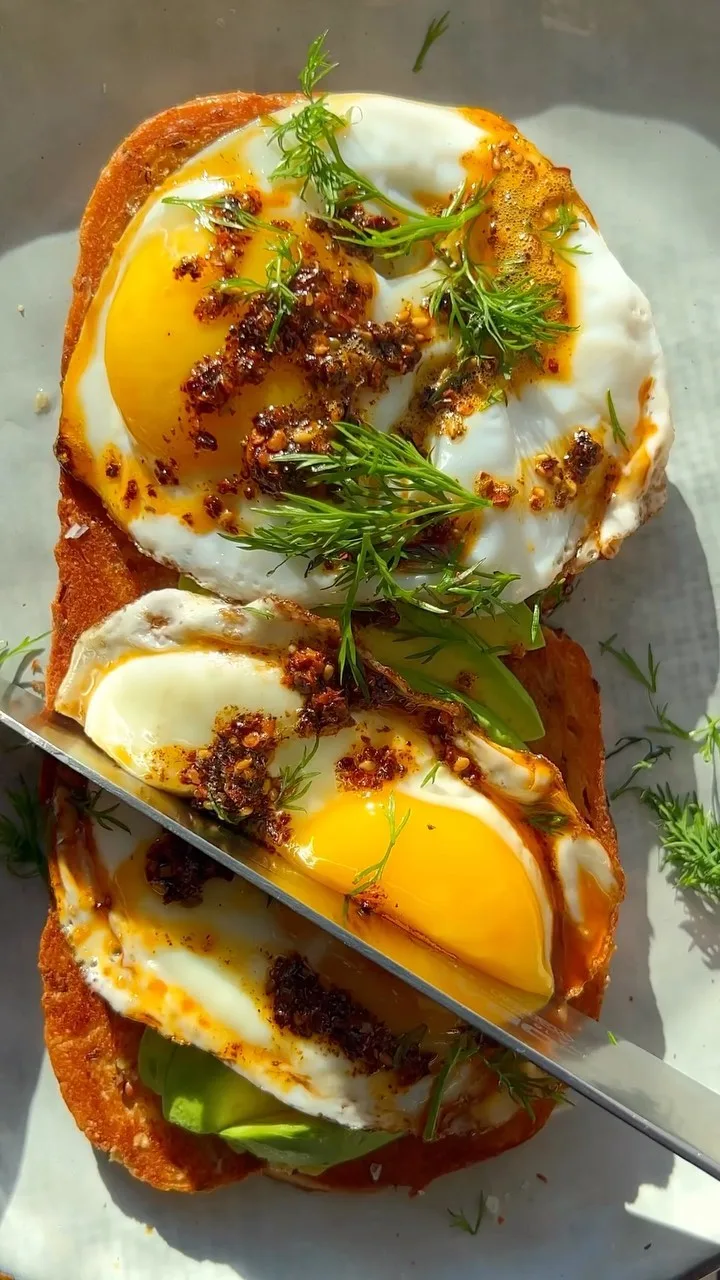 avocado-and-garlic-confit-toast-with-aleppo-zaatar-warm-butter