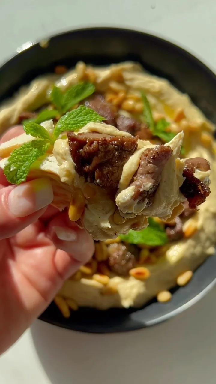 creamy-hummus-with-meat-cubes-and-pine-seeds-(hummus-bi-lahma)