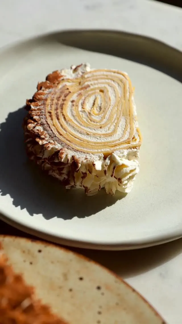 tiramisu-pumpkin-roll