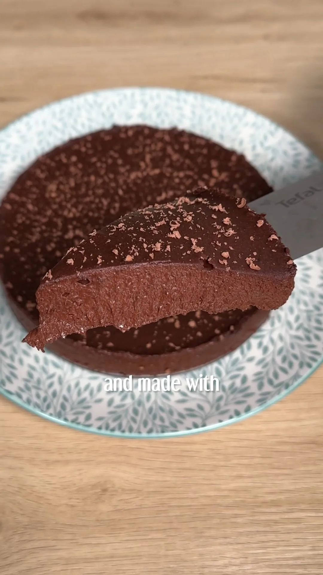 2-ingredient-chocolate-cake