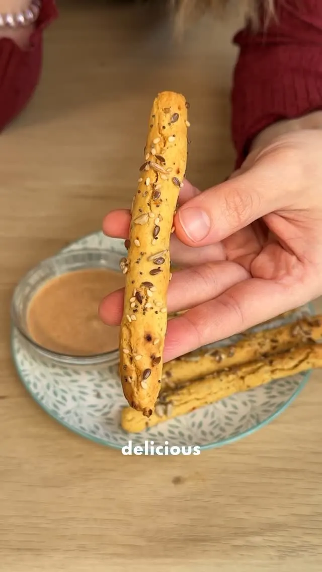 protein-chickpea-crackers
