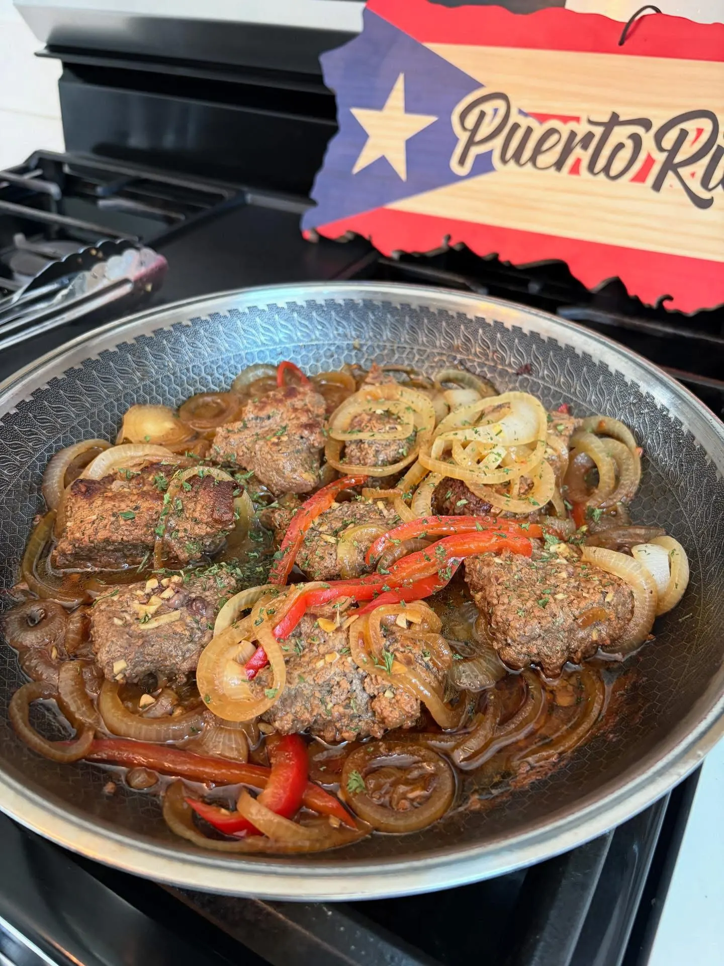 traditional-bistec-encebollado
