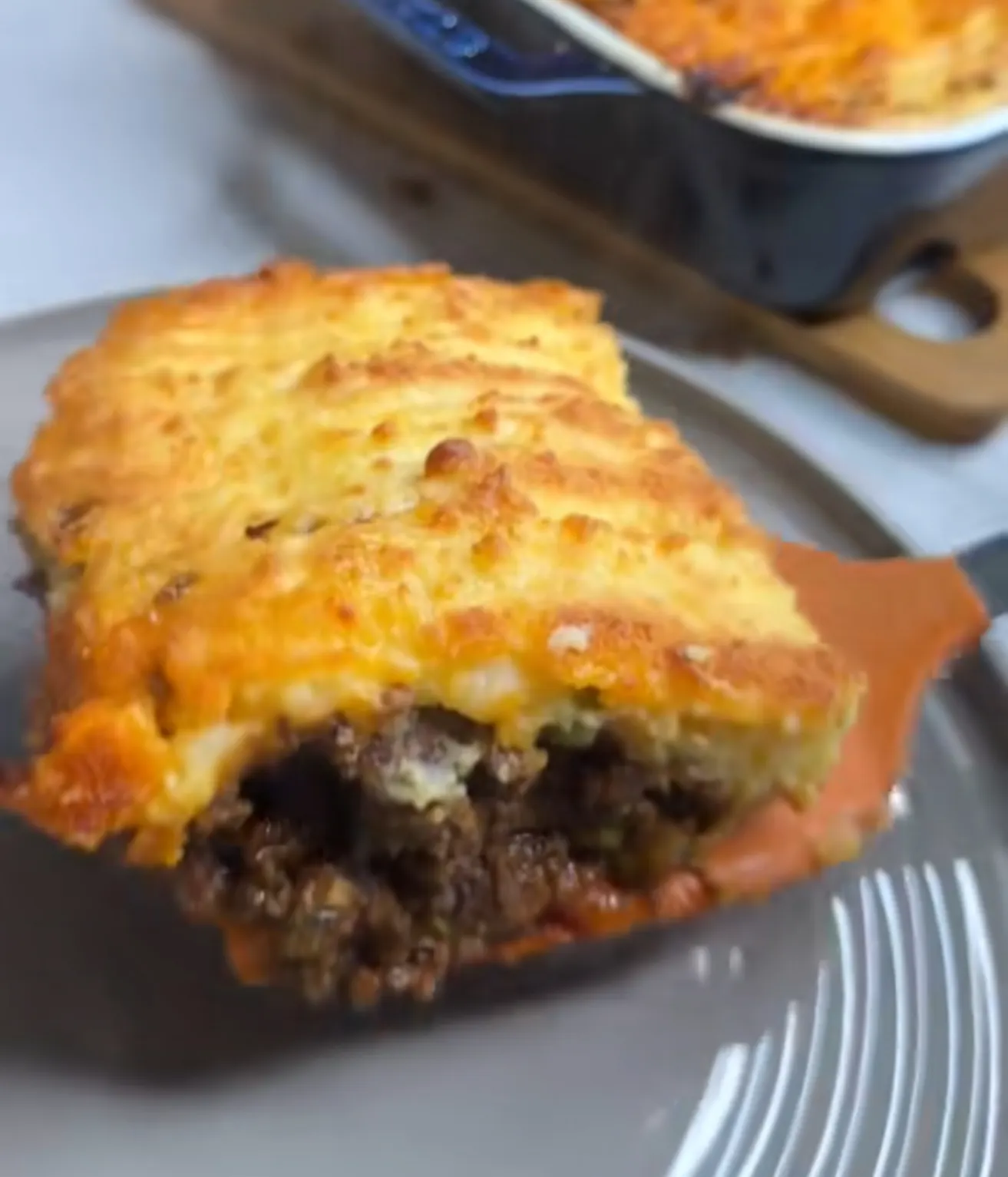 cheesy-shepherd's-pie-with-creamy-parmesan-mashed-potatoes