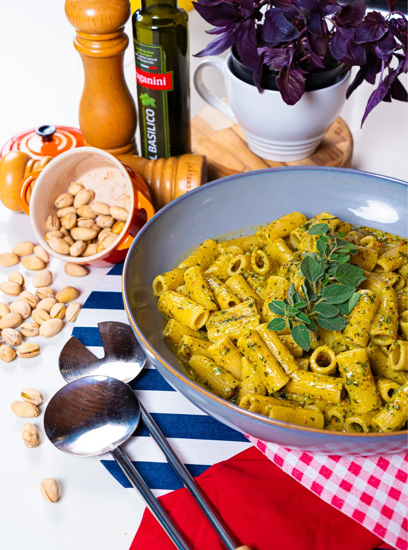 rigatoni-com-pesto-e-pistache