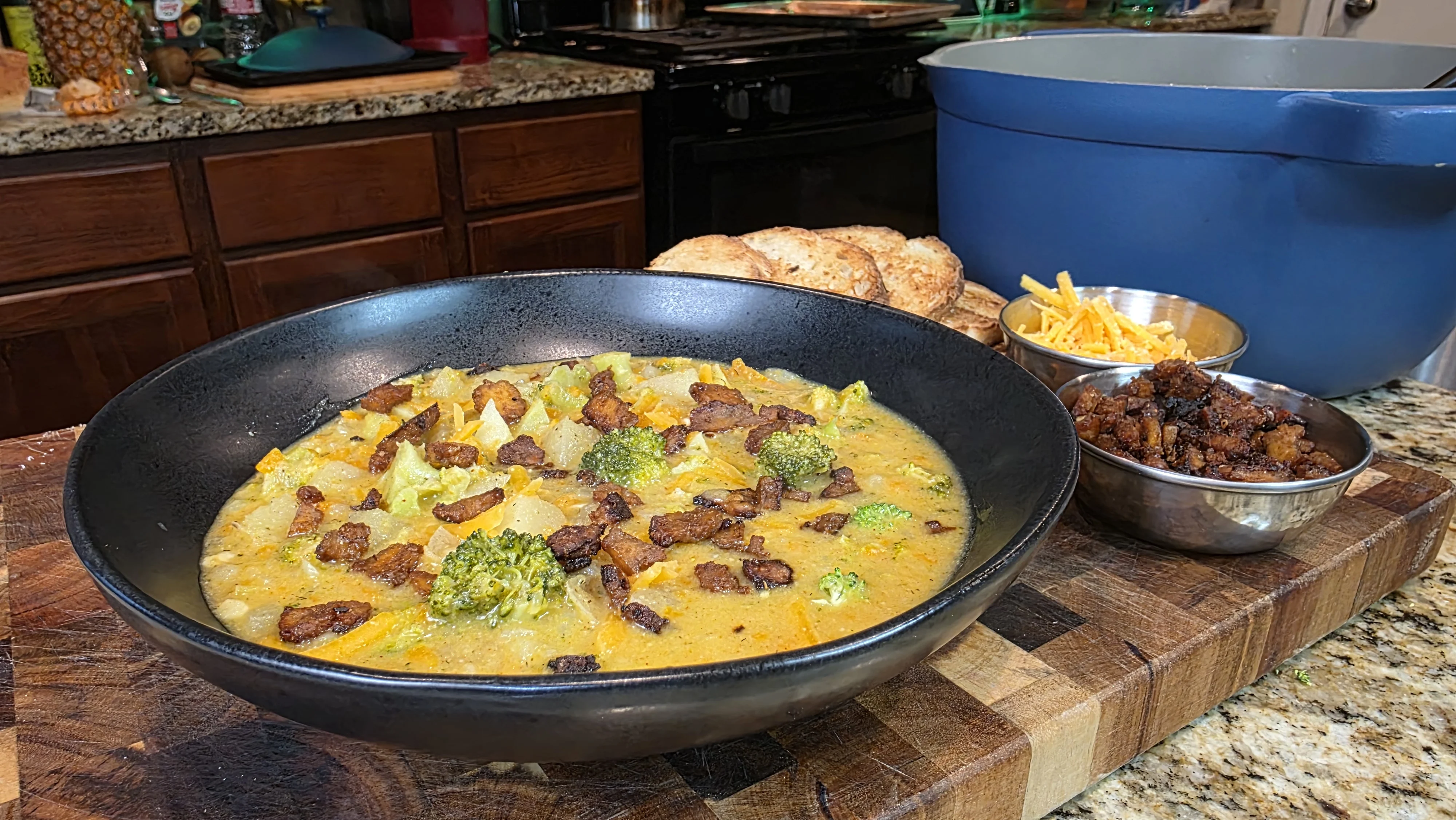vegan-broccoli-cheddar-soup