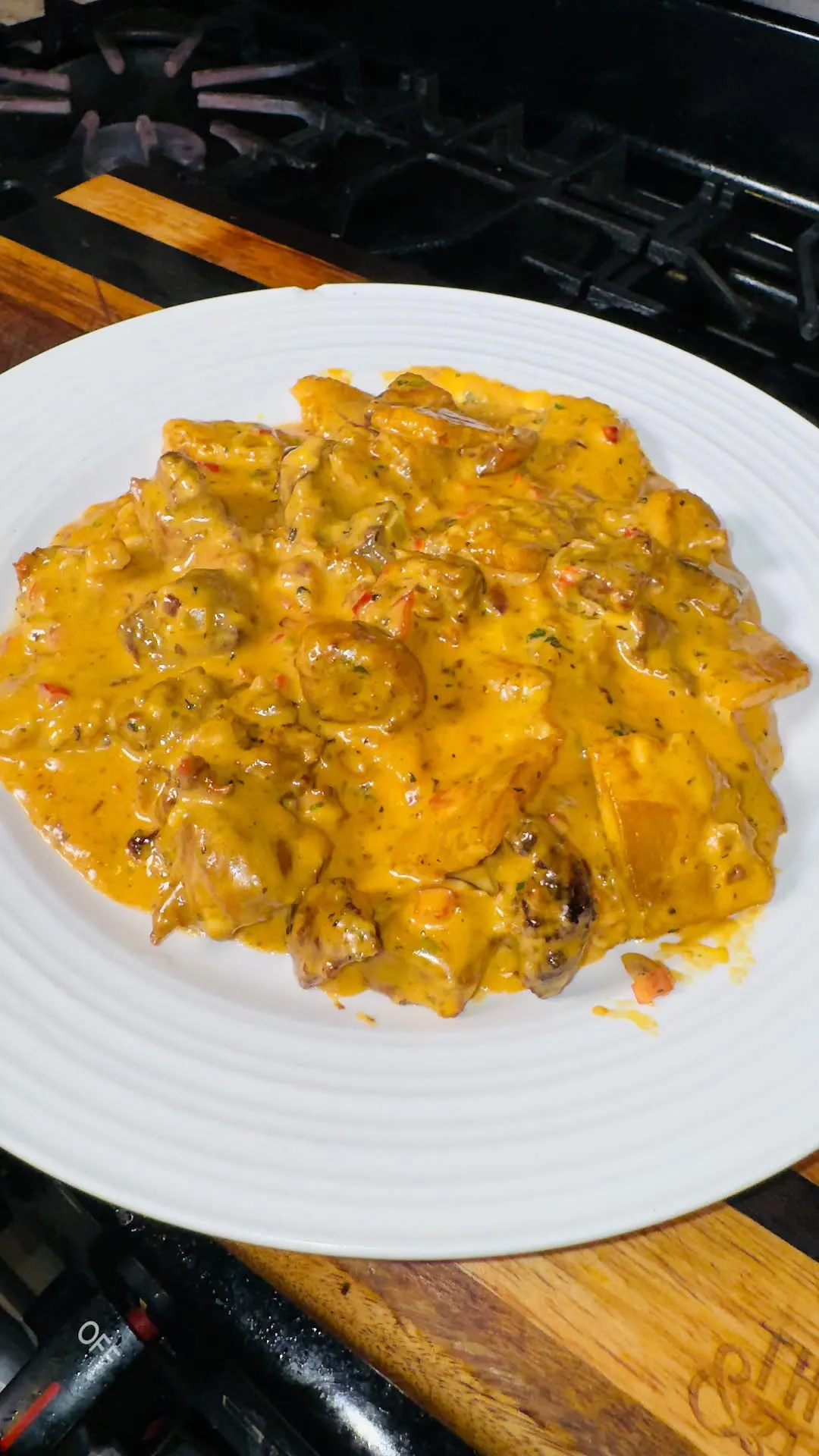 chicharron-con-tostones-ahogados-en-queso