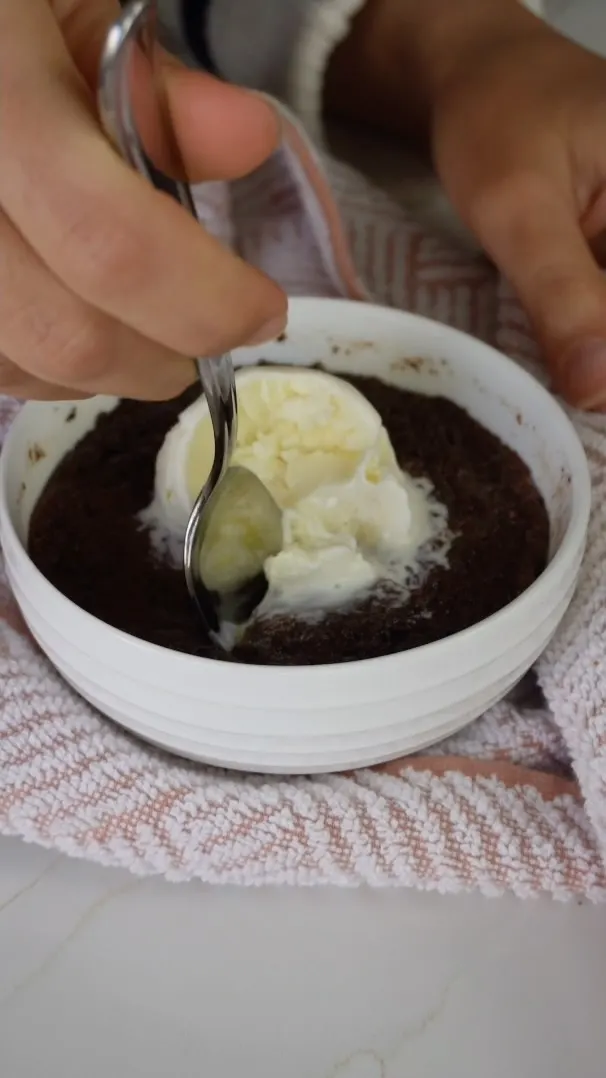 healthy-cottage-cheese-brownie