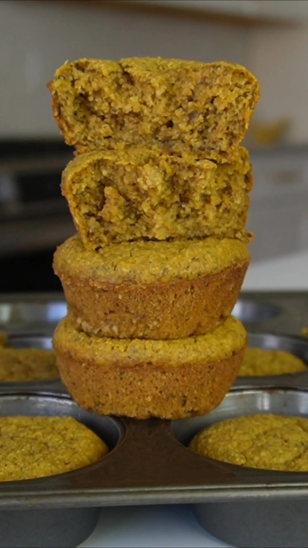 high-fiber-pumpkin-muffins