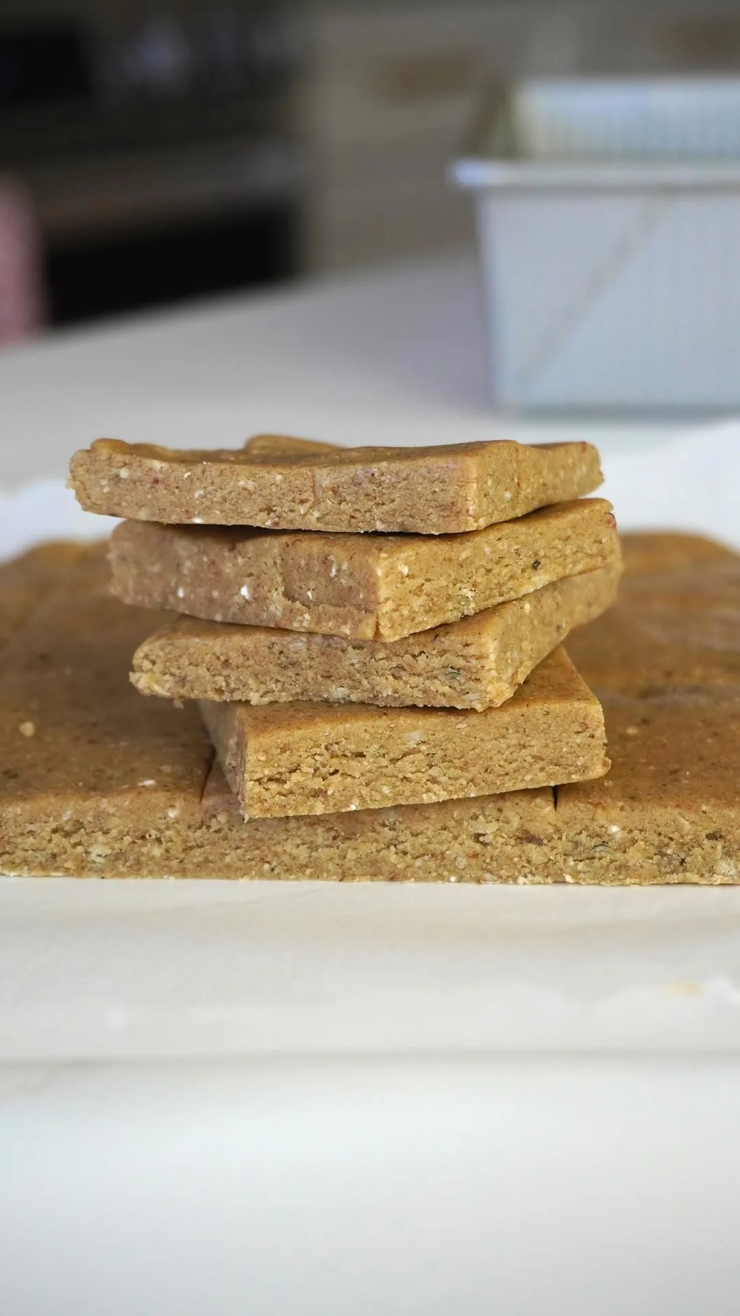 date-caramel-protein-bars