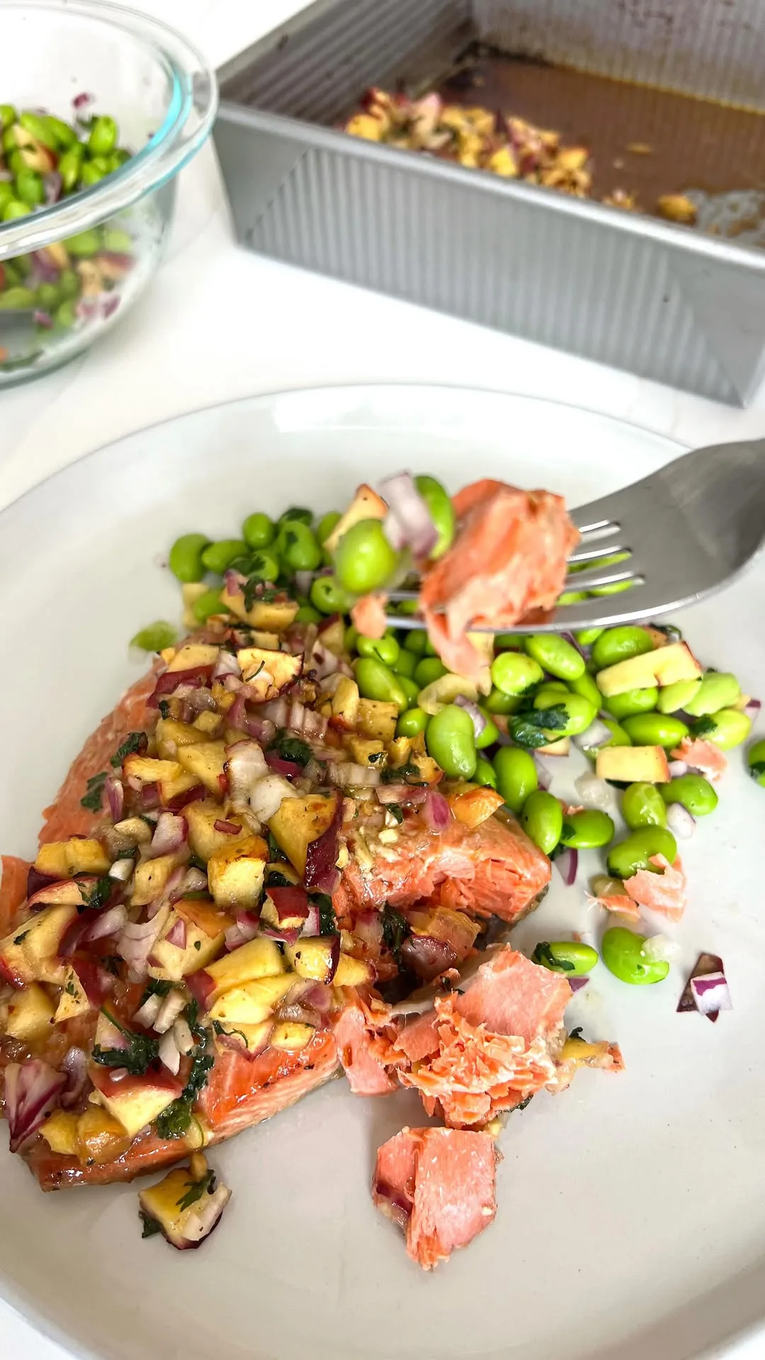sweet-and-spicy-salmon-with-peach-salsa