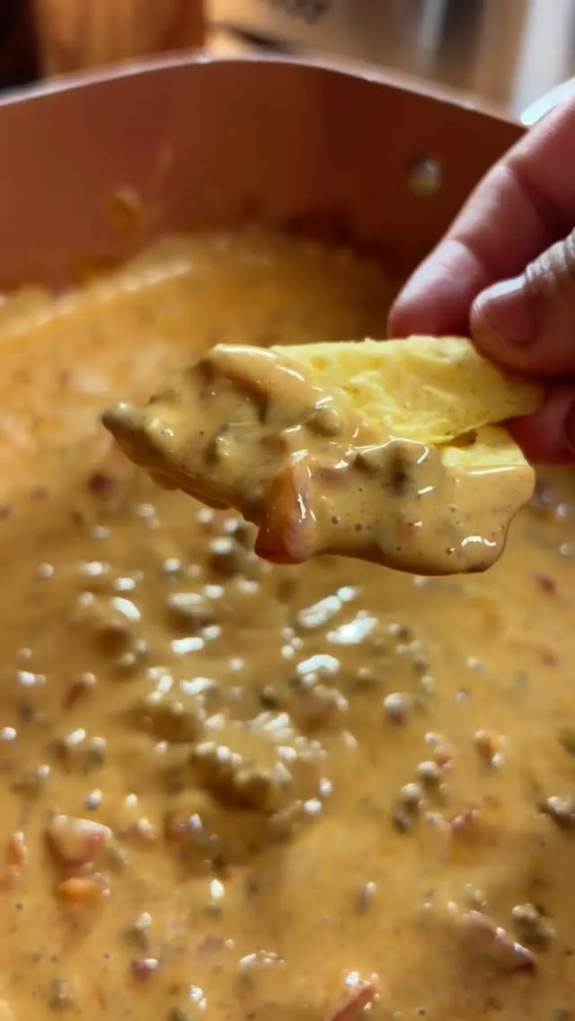 cheesy-rotel-dip