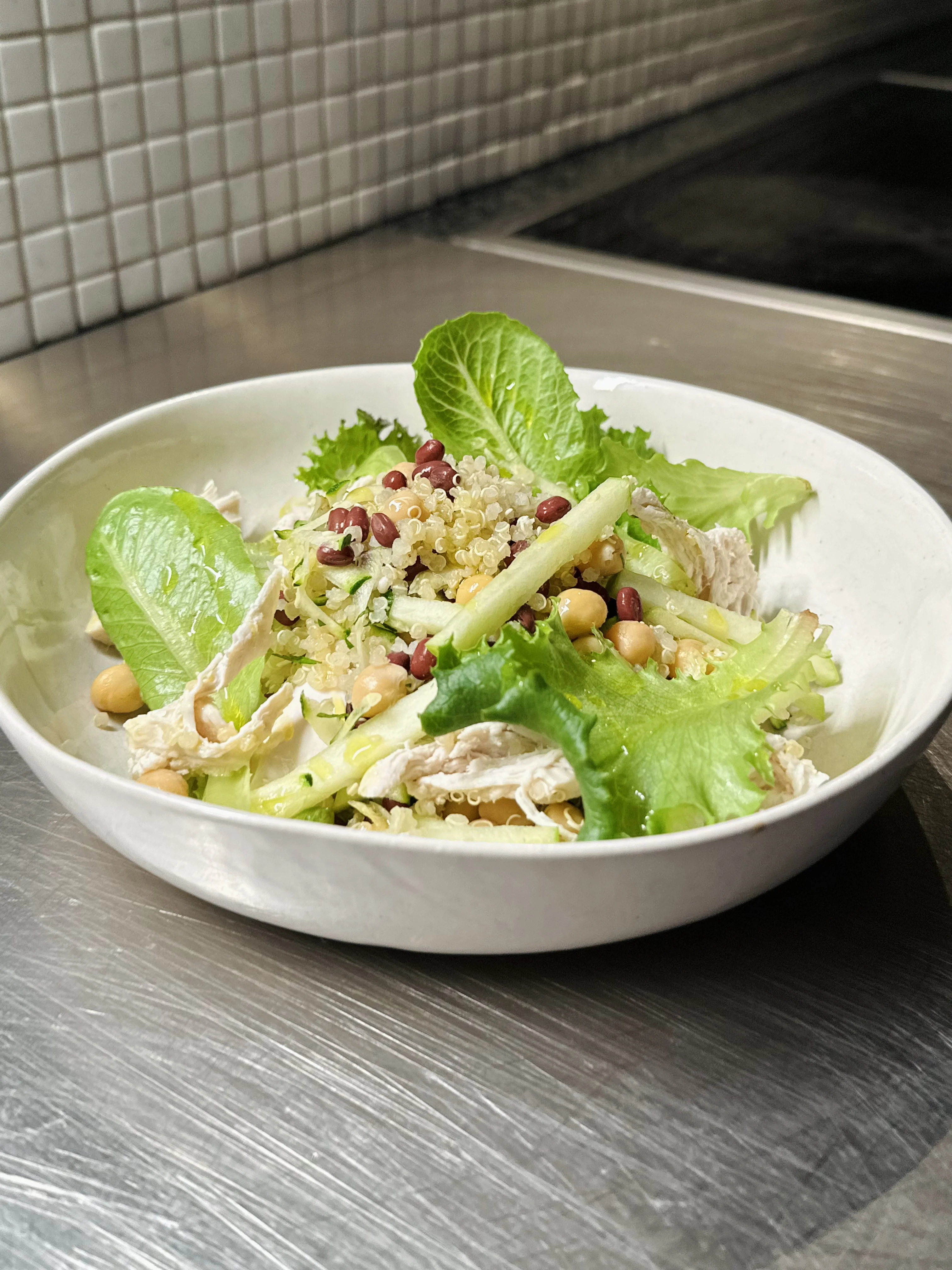 green-power-salad-with-poached-chicken