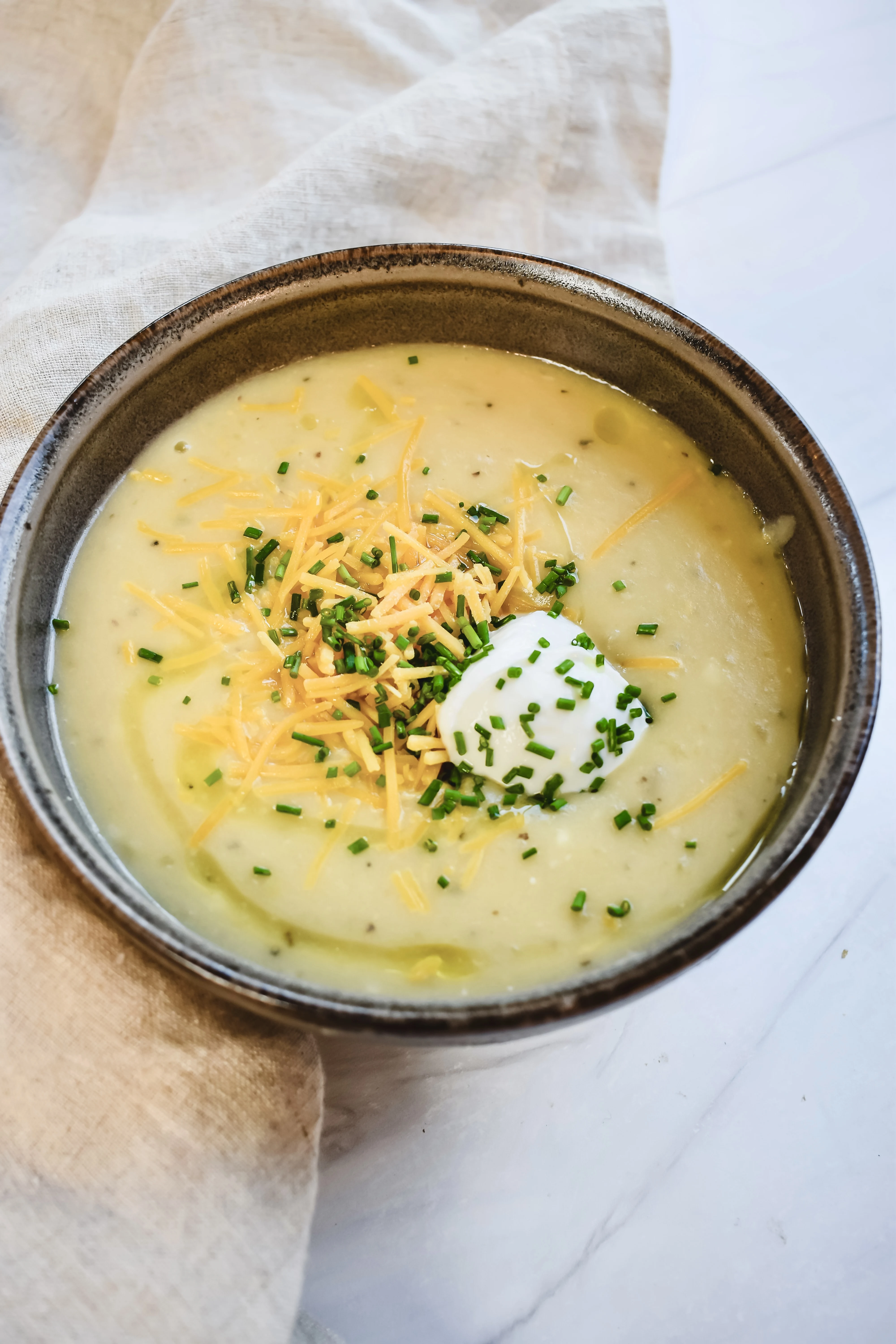 easy-and-healthy-slow-cooker-leek-and-potato-soup