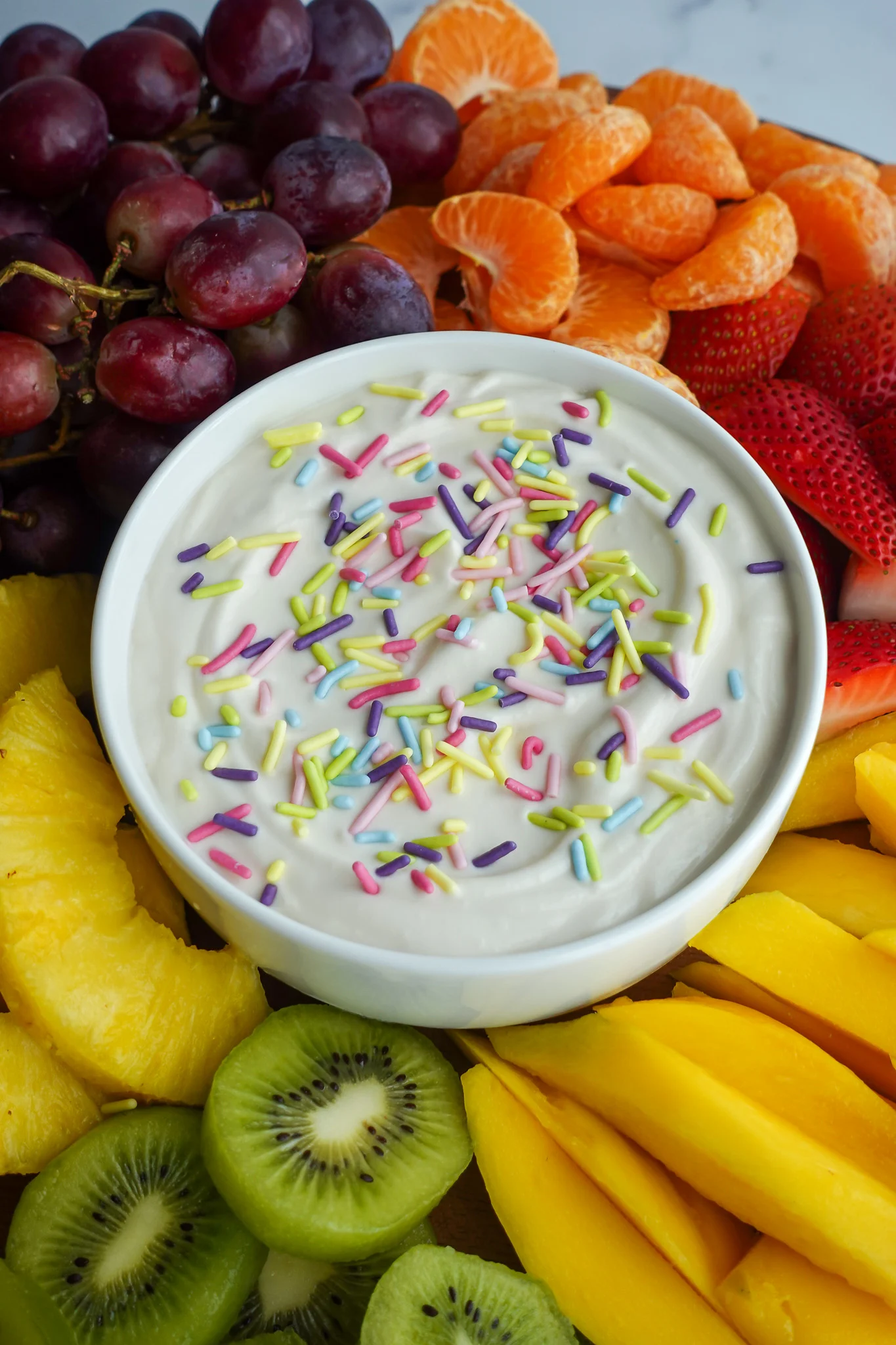 easy-fruit-dip-for-toddlers-with-greek-yogurt