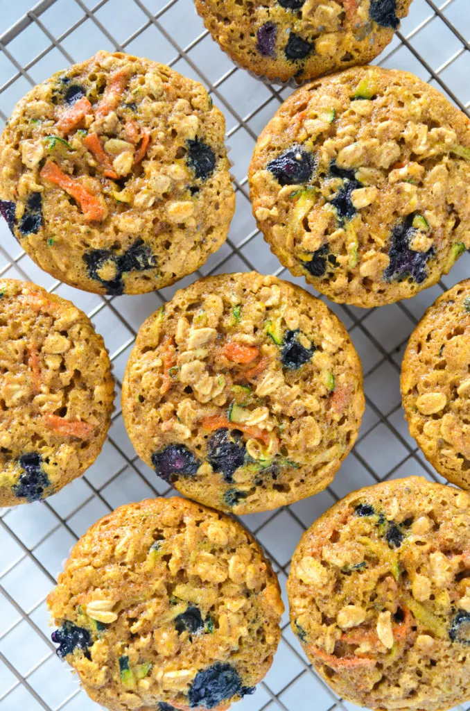 healthy-blueberry-oatmeal-muffins