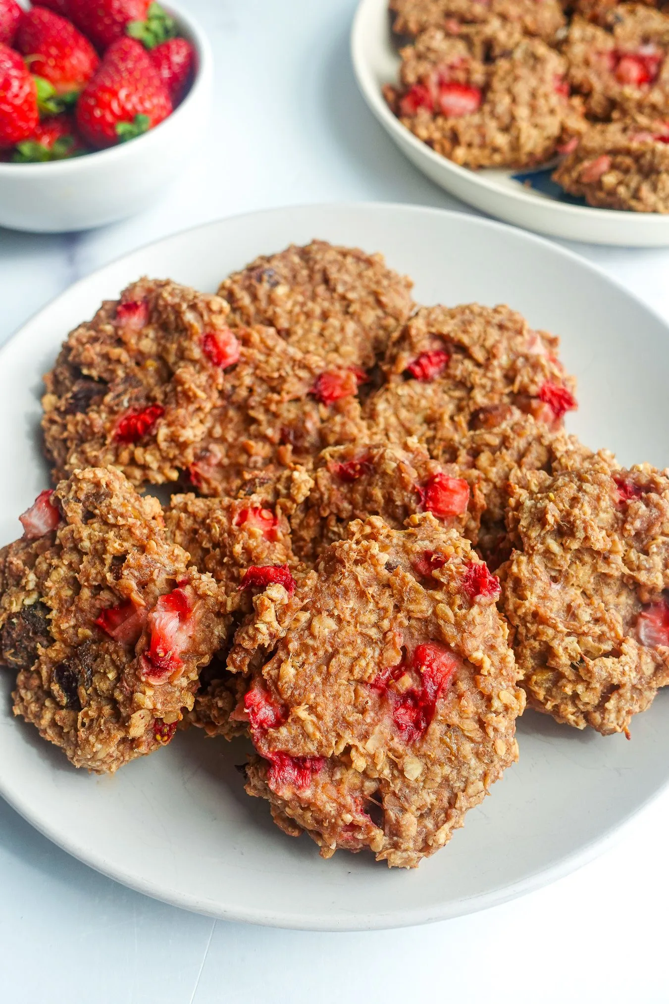 strawberry-oatmeal-breakfast-cookies