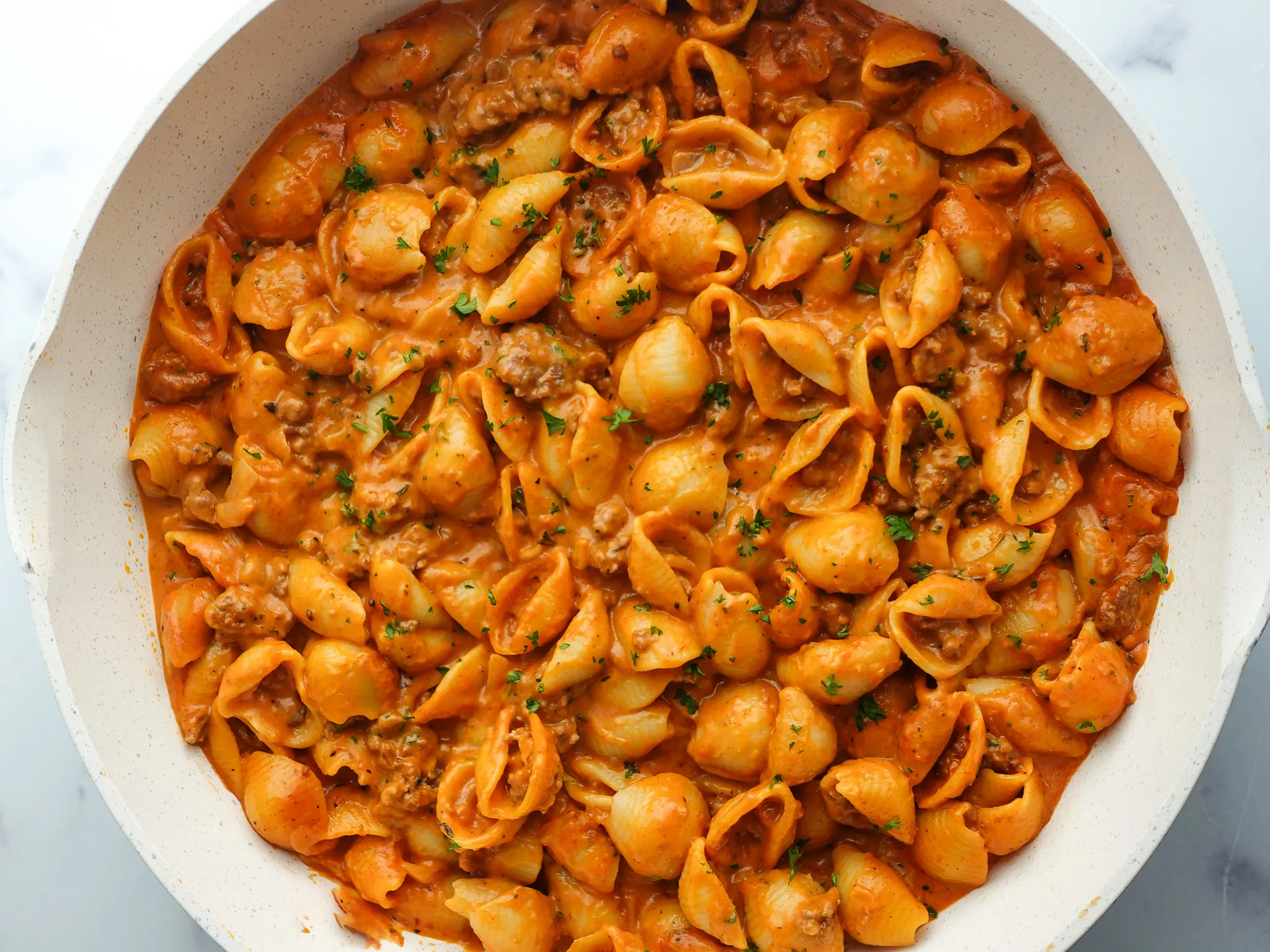 one-pot-creamy-beef-and-shells-pasta